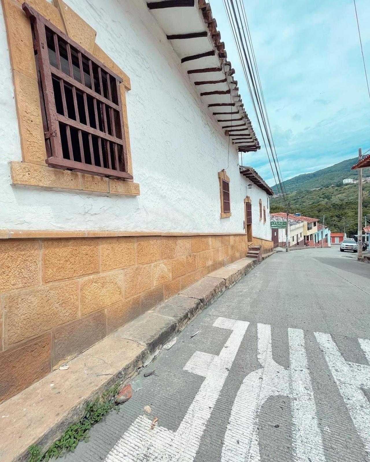Hotel Casa Posada Don Chepe San Gil Bagian luar foto
